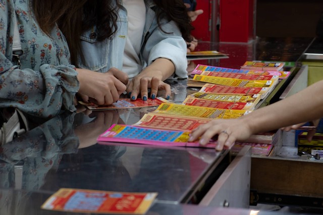 Ilustrasi lotre atau judi togel. Foto: Thanida Siritan/Shutterstock