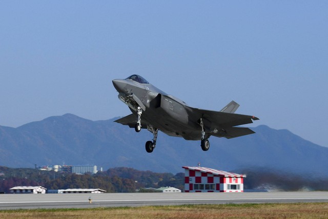 Sebuah jet tempur F-35B Angkatan Udara. Foto: Yonhap via REUTERS