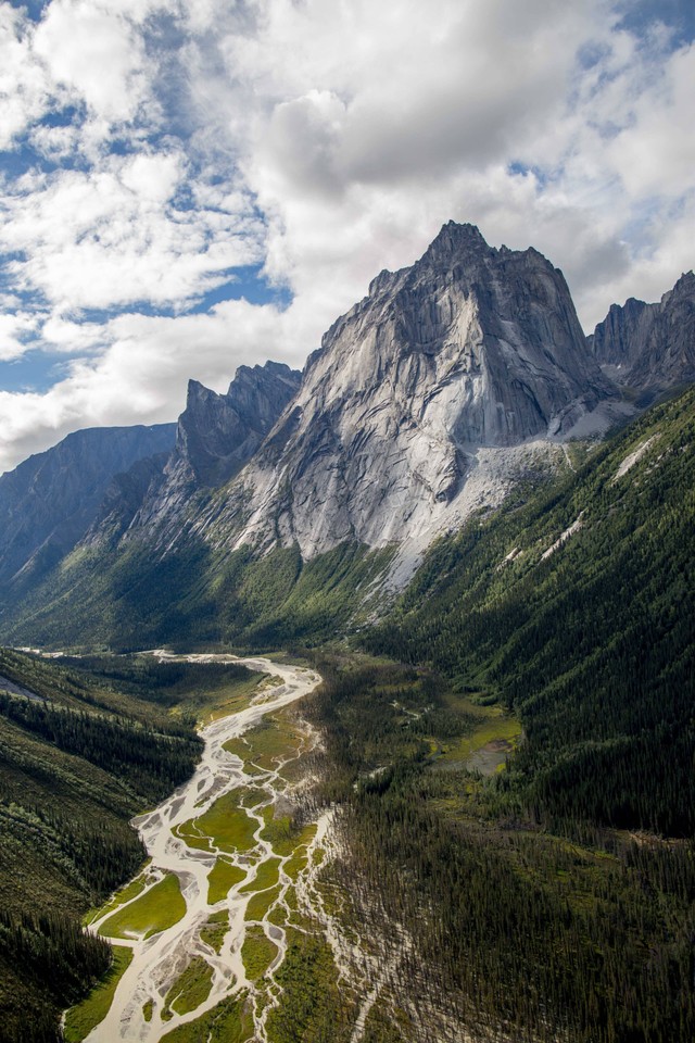 Lembah penuh misteri manusia tanpa kepala. Foto: Ondrej Kubicek/Shutterstock