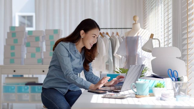 Ilustrasi mengembangkan bisnis di Lazada. Foto: Shutterstock