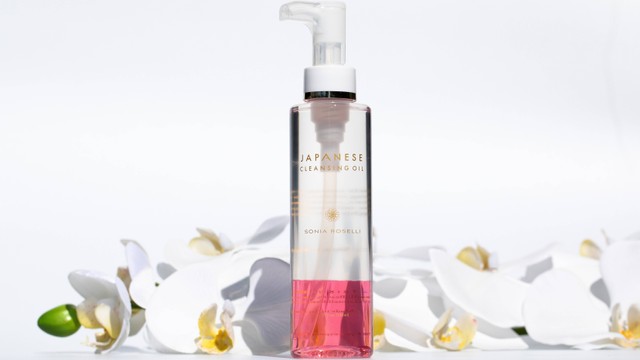 Ilustrasi Cara Pakai Cleansing Oil. Foto: Unsplash