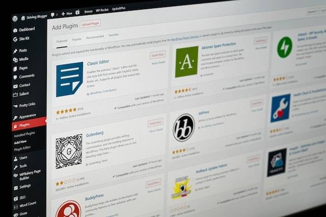 Ilustrasi plugin Caldera Form atau Contact Form 7 di WordPress. Foto: unsplash.com/justin_morgan