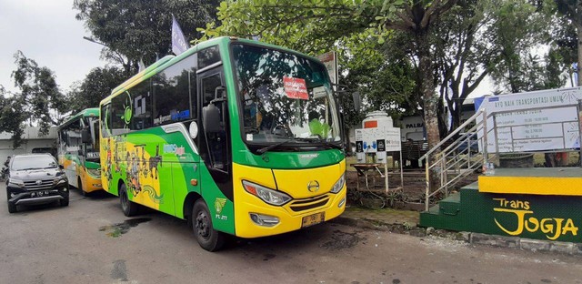 Bus Trans JOgja yang punya jalur baru Palbapang-Ngabean. Foto: Len/Tugu Jogja