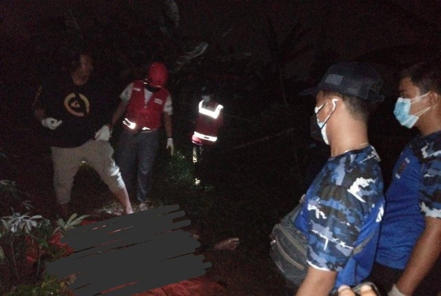 Mayat tanpa busana ditemukan di dalam sumur di Tangerang, Kamis (3/11).  Foto: Dok. Istimewa