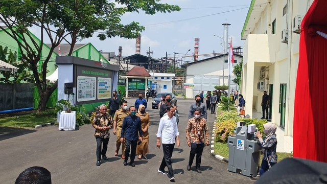 Presiden Jokowi kunjungan kerja ke  Pabrik Bioetanol PT. Enero PTPN X Jalan Raya Gempolkerep, Kecamatan Gedeg, Mojokerto, Jawa Timur pada Jumat (4/11/2022). Foto: Farusma Okta Verdian/kumparan