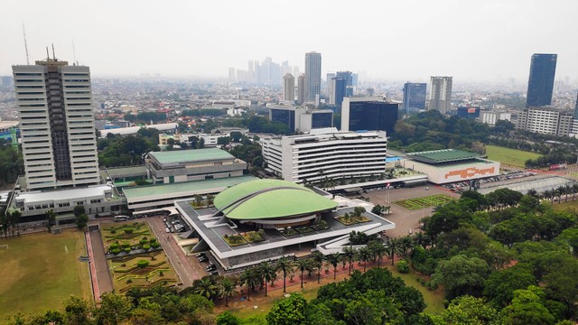 Ilustrasi Sejarah Gedung DPR RI, sumber gambar (Dino Januarsa) by unsplash.com