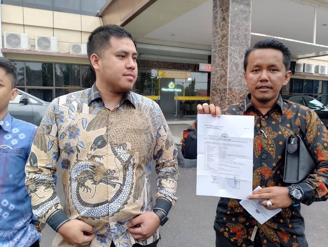 Kuasa hukum para korban Muhammad Iqbal dan Muhammad Randy. | Foto: Sinta Yuliana/Lampung Geh