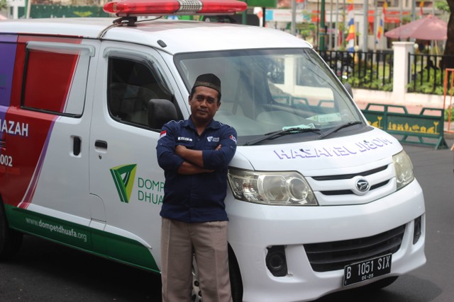Sigit, berawal dari bencana banjir di Kebumen, menyeretnya ke jalur kemanusiaan dengan membawa mobil jenazah ke berbagai daerah di Pulau Jawa. (LKC DD Yogyakarta)