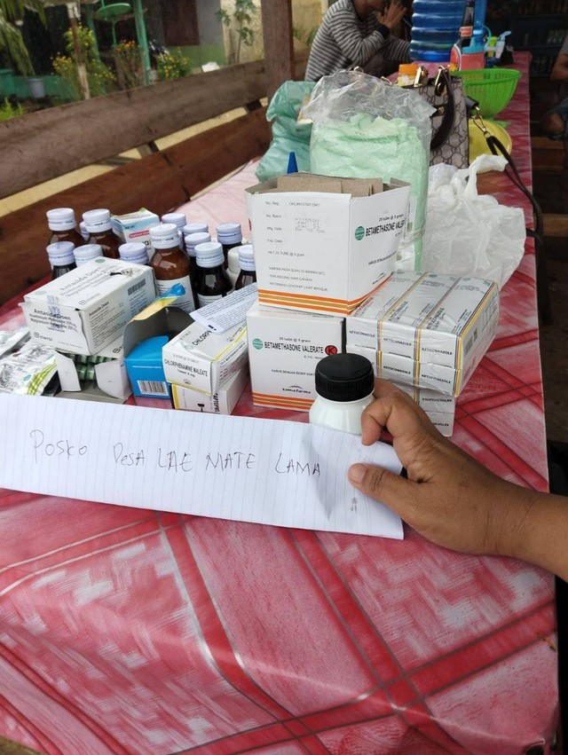 Obat-obatan yang disediakan di posko kesehatan untuk membantu warga terdampak banjir. Foto: dok. Dinkes Subulussalam