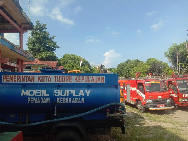 Armada pemadam kebakaran milik Satpol PP dan Damkar Kota Tidore Kepulauan, Maluku Utara. Foto: Nurkholis Lamaau/cermat