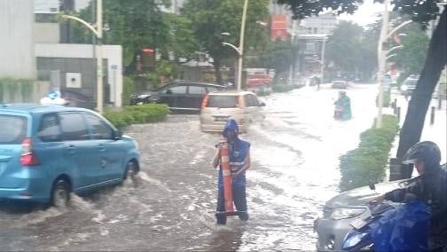 Hujan Deras Guyur Jaksel Kemang And 10 Ruas Jalan Banjir 20 50 Cm 4384