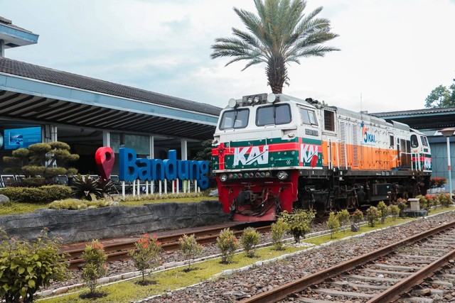 Suasana pengunjung di salah satu stasiun KAI. Foto: KAI