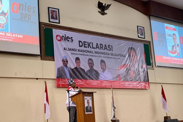 Ketua DPP relawan Aliansi Nasional Indonesia Sejahtera (ANIES) di acara deklarasi dukungan pilpres kepada Anies Baswedan di Hotel Syahida Inn, Ciputat, Tangsel pada Minggu (6/11). Foto: Luthfi Humam/kumparan
