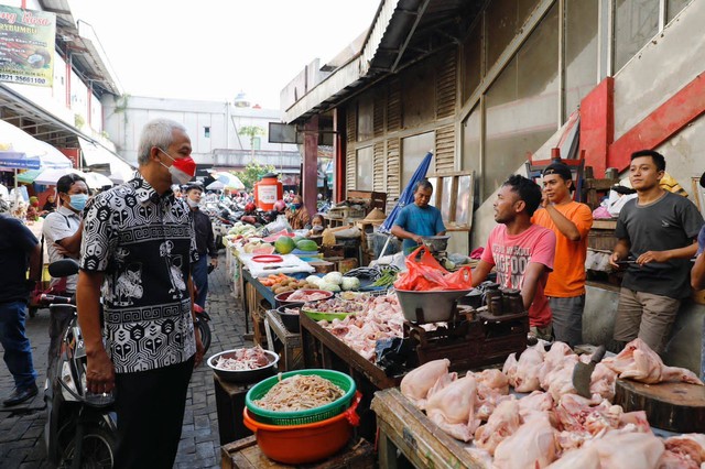 Gubernur Jawa Tengah Ganjar Pranowo telah tuntaskan revitalisasi 79 pasar tradisional sejak tahun 2013. Foto: Dok. Istimewa