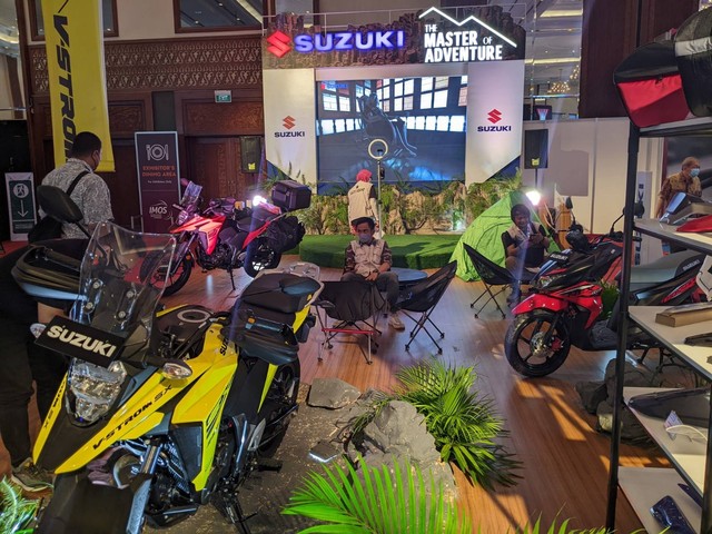 Booth Suzuki di Indonesia Motorcycle Show (IMOS) 2022. Foto: Sena Pratama/kumparan