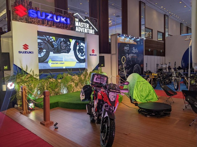 Booth Suzuki di Indonesia Motorcycle Show (IMOS) 2022. Foto: Sena Pratama/kumparan