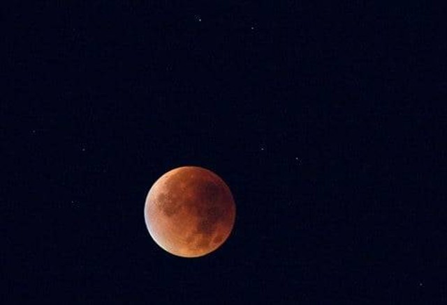 Ilustrasi gerhana bulan total. Foto: pixabay