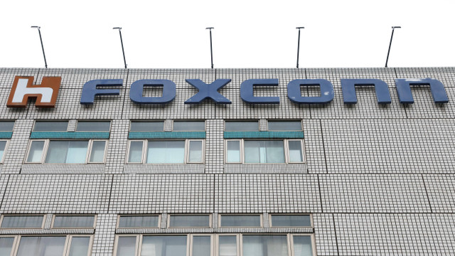 Gedung perusahaan Foxconn di Taipei, Taiwan Senin (31/10/2022). Foto: Carlos Garcia Rawlins