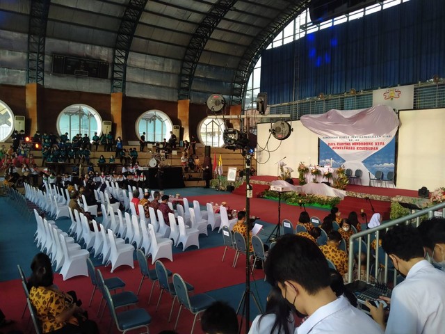 Foto Misa Syukur 180 Tahun Kongregasi Suster PI & Pentas Budaya SMA Trinitas. Cr: foto asli hasil karya penulis