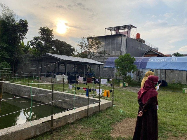 Suasana di Sekolah Alam Gaharu Bandung yang ditutup paksa oleh pihak penggugat. Foto: Istimewa