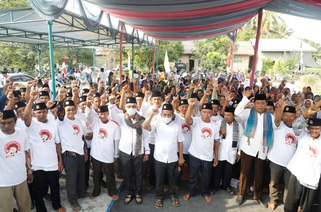 Dukungan dari ratusan ustaz, ibu-ibu pengajian, dan warga Kabupaten Serdang Bedagai, Sumatera Utara dalam mendukung Ganjar Pranowo menjadi Presiden Indonesia 2024. Foto: Dok. Istimewa