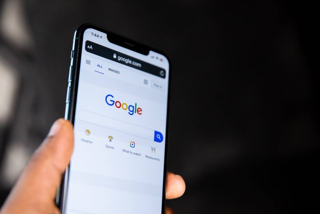 Ilustrasi Chrome di iPhone. Foto: Unsplash.com