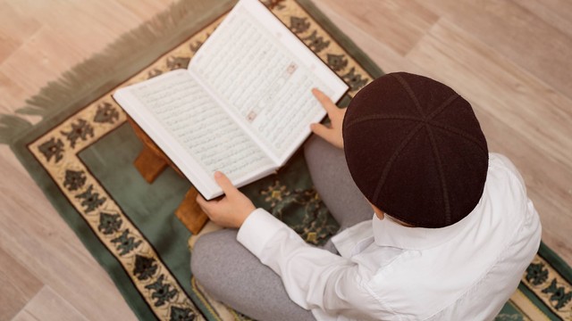 Ilustrasi Al-quran. Foto: Aisylu Ahmadieva/Shutterstock.