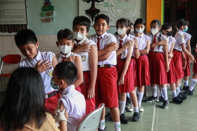 Ilustrasi Jadwal dan Jenis Imunisasi Anak Usia Sekolah dalam BIAS. Foto: Makna Zaezar/Antara Foto