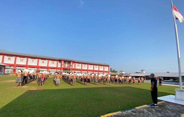 Pembinaan jasmani narapidana untuk meningkatkan daya tahan tubuh dan imun narapidana di Rutan Kelas 1 Bandar Lampung (Foto : Jyotiara)