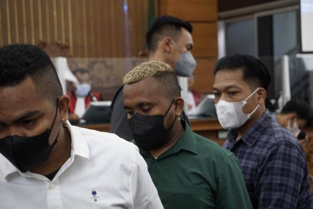 Sejumlah saksi yang hadir di sidang pembunuhan Brigadir Yosua di Pengadilan Negeri Jakarta Selatan, Selasa (8/11/2022). Foto: Jamal Ramadhan/kumparan