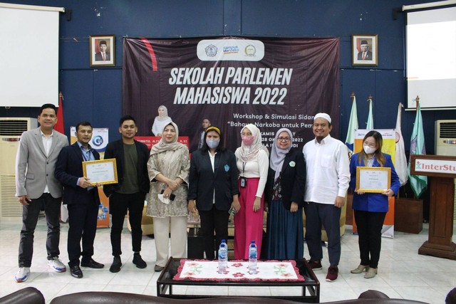 Foto bersama Narasumber dan Dosen Pendamping dari STIKOM, STDI InterStudi, ITB Ahmad Dahlan Jakarta, Institut STIAMI, STAB Nalanda, Universitas Indraprasta, dan Universitas Respati