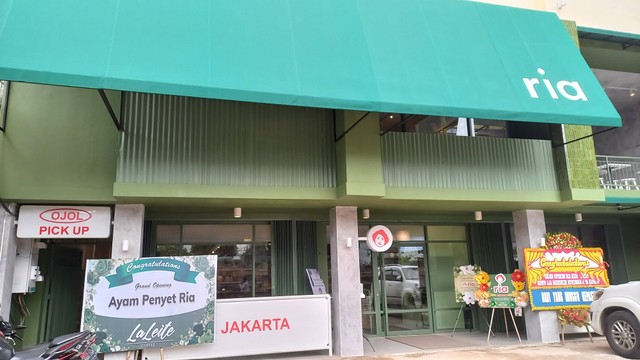 Restoran flagship pertama Ria Ayam Penyet di Tanjung Duren, Jakarta Barat. Foto: Monika Febriana/kumparan