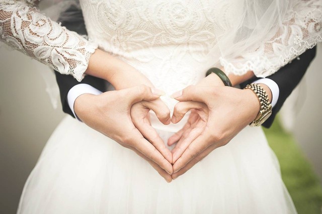 Ilustrasi Jelaskan Pengertian Pernikahan Menurut Bahasa dan Istilah. (Foto: Takmeomeo by https://pixabay.com/id/)