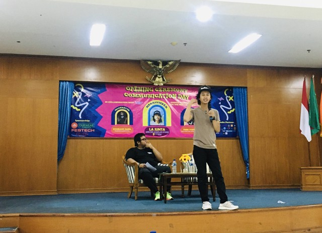 La Junta, narasumber Seminar Kawula Muda Himakom Universitas Ahmad Dahlan (UAD) (Foto: Didi)