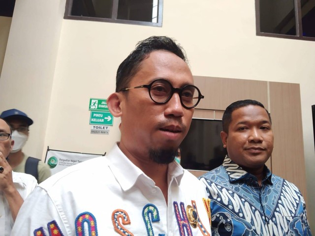Resmen Kadaffi, sebagai pengacara Andi Desfiandi, dalam kasus suap Rektor Unila. | Foto: Bella Sardio/Lampung Geh