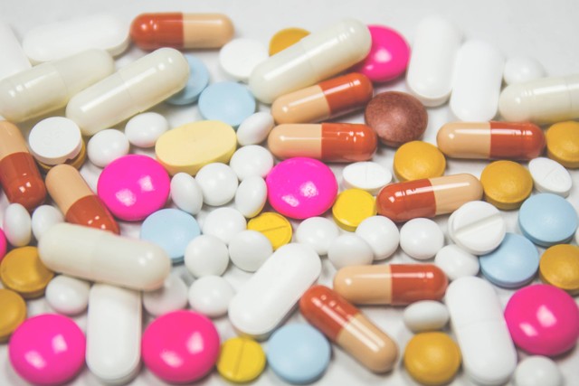Ilustrasi obat-obatan analgesik. Foto: Unsplash