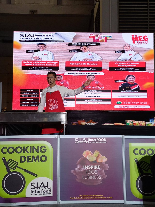 Jerry MasterChef Indonesia dalam cooking demo di SIAL Interfood 2022 di JIEXPO, Kemayoran, Jakarta Utara (9/11/2022). Foto: Monika Febriana/kumparan