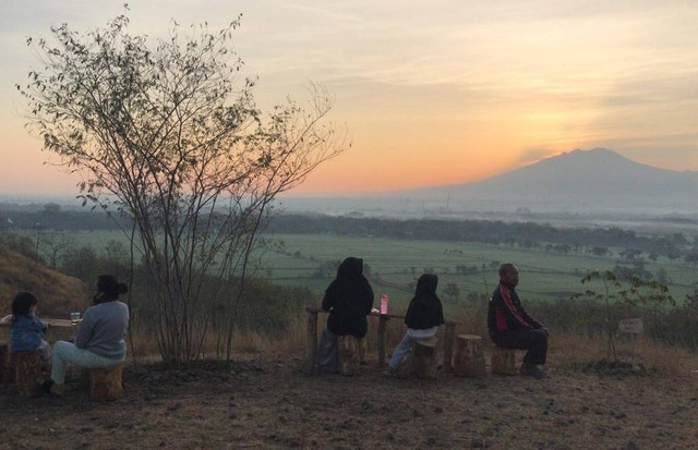 foto sunrise di Gunung Pegat (Hanifah Nurul Alim/Kumparan)