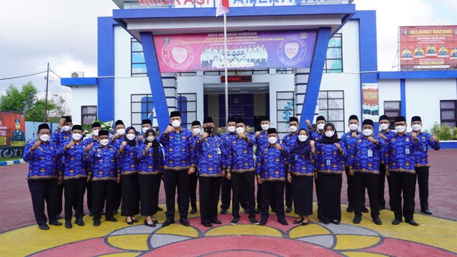 Pelaksanaan Upacara Hari Pahlawan 2022 dipimpin oleh Kepala Kantor Imigrasi Imam Bahri (Dokumentasi Pribadi)