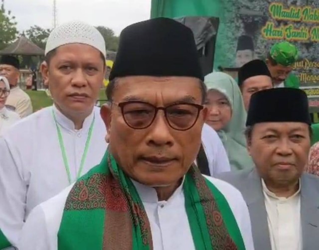 Kepala Staf Presiden Muldoko saat menghadiri Tablig Akbar di Taman Air Goa Sunyaragi Cirebon Jawa Barat.(CiremaiToday)