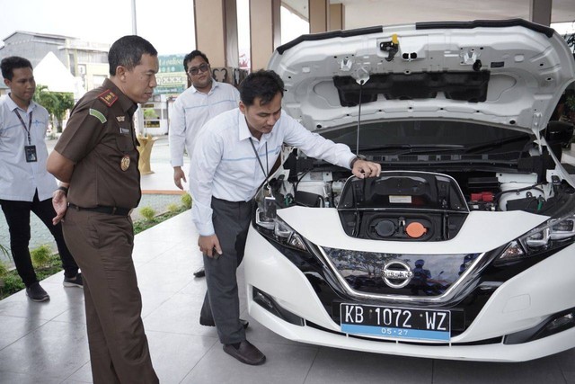 PLN gencarkan sosialisasi penggunaan kendaraan listrik. Foto: Dok. PLN Kalbar