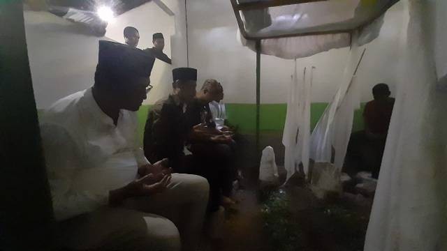 Ziarah Makam Sultan Ciriliyati alias Djamaluddin di Tongowai dalam rangkaian Haul Nuku di 2019. Foto: Faris Bobero/cermat
