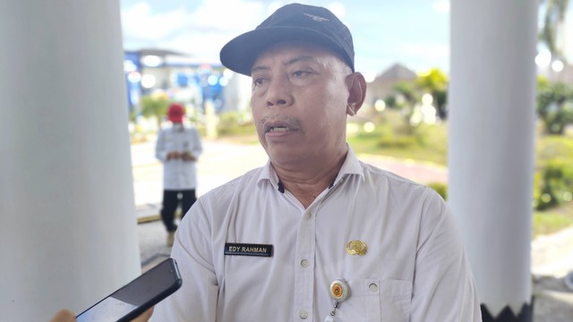 Kepala Dinas Perkim Edy Rahman saat memberikan keterangan kepada awak media. Foto: Lukman Hakin/InfoPBUN