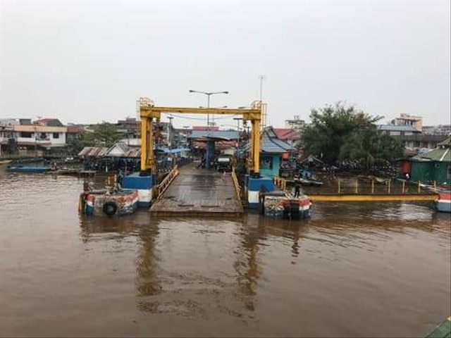 Penyebrangan Kapal Feri Bardan-Siantan, Pontianak. Foto: Teri/Hi!Pontianak