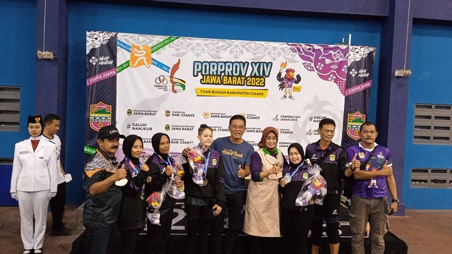 Tim beregu putri tenis meja Kabupaten Ciamis meraih medali perak pada Porprov Jabar 2022. Foto: Istimewa