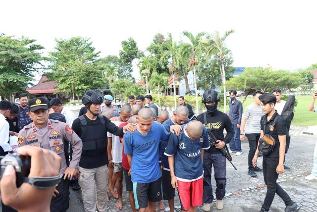 Komplotan penipu modus BRImo oleh Polres Tulang Bawang, Lampung. | Foto: Polres Tulang Bawang