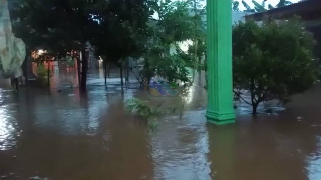 Kondisi banjir di Desa Kunci, Kecamatan Dander, Kabupaten Bojonegoro, Jawa Timur. Jumat (11/11/2022) (Foto: Dok Istimewa)