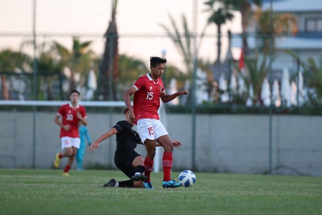 Timnas U-20 Indonesia melawan Baerum SK di Hane Hotel Football Pitch, Turki, Jumat (11/11). Foto: Dok. PSSI