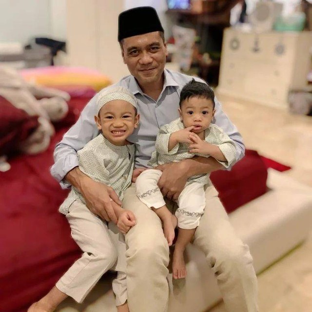 Chico Hakim dan anak-anaknya. Foto: Instagram/@chicohakim