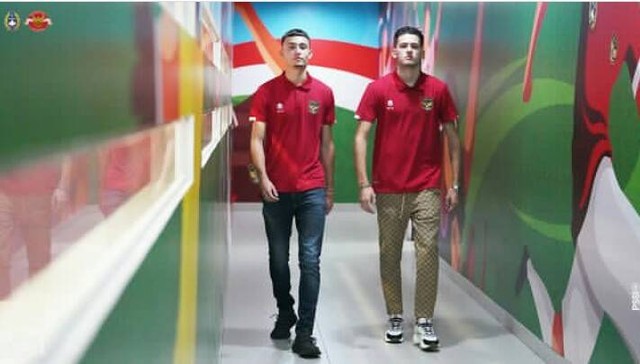 Ivar Jenner (kiri) dan Justin Hubner (kanan), dua pesepak bola keturunan yang akan membela Indonesia di Piala Dunia U-20 2023. Foto: Dok. PSSI